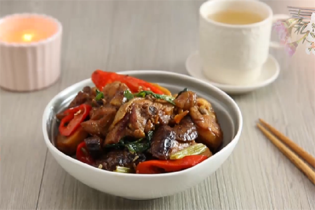 Đùi Gà Kho Nấm