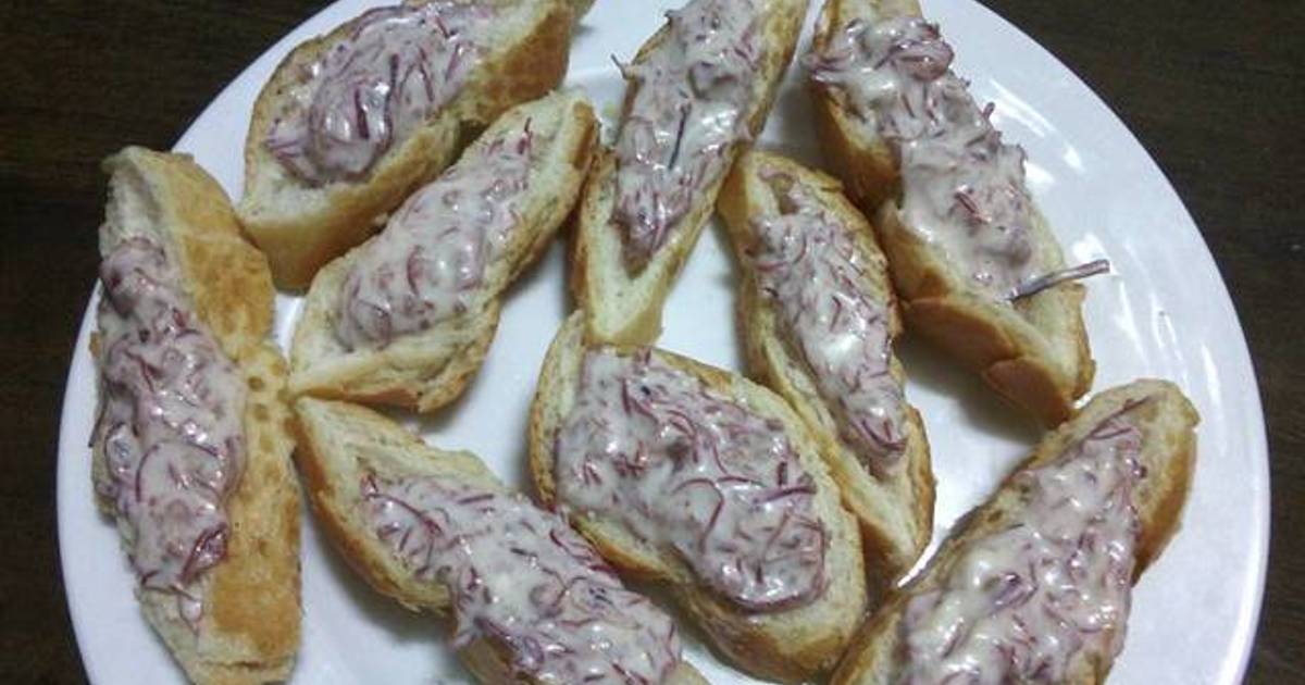 Bánh mỳ + sốt
      mayonnaise bò hầm