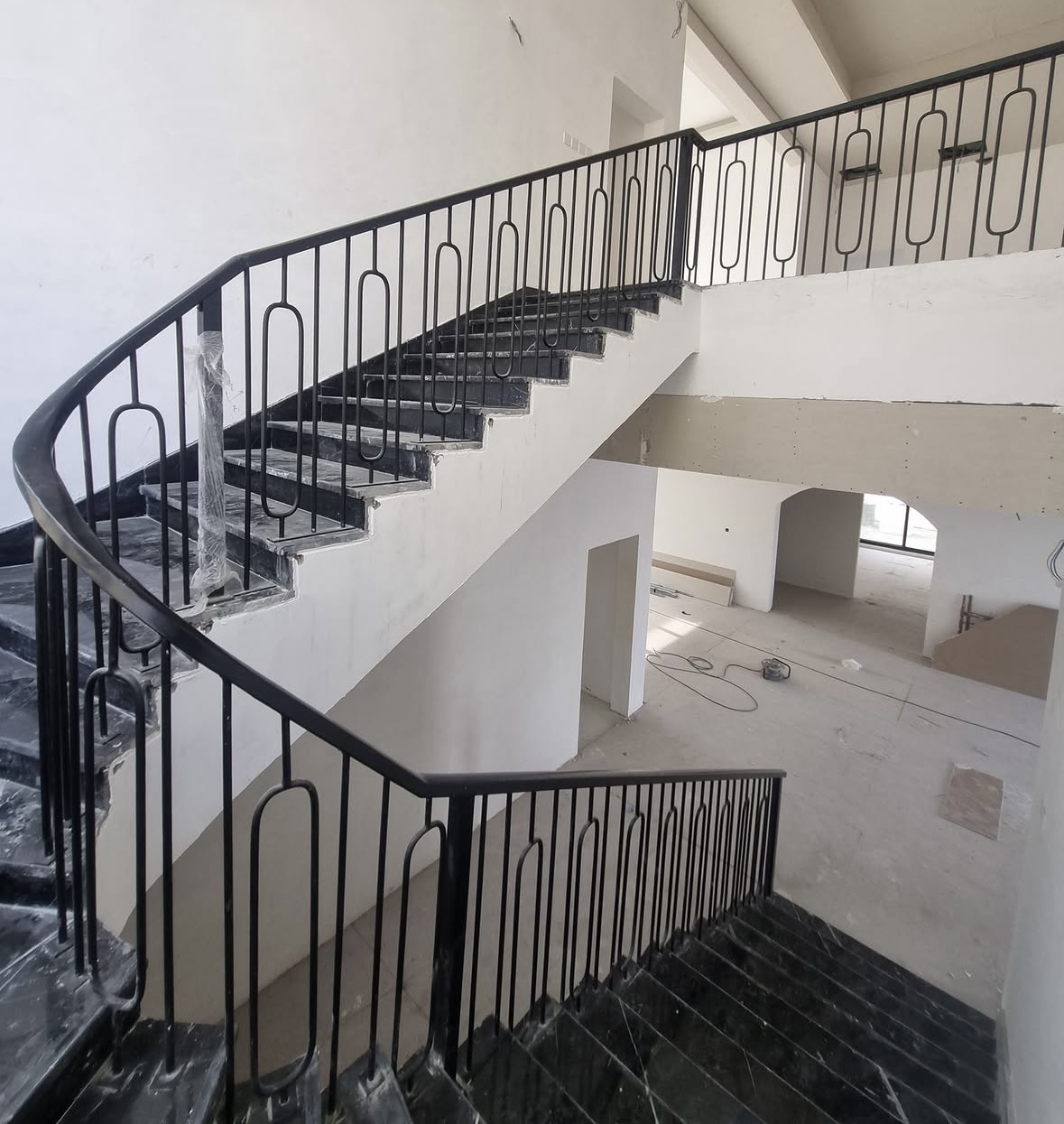 Villa balcony railing metal works Fujairah — Al Taher