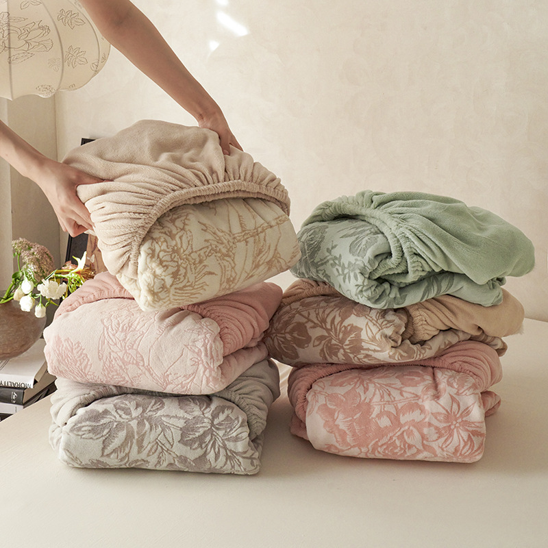 Milk Fiber Fitted Sheet with Floral Pattern