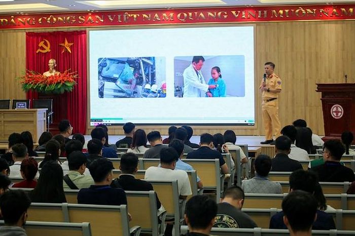 Học viên nói gì khi xem video tai nạn giao thông trước giờ sát hạch? - Báo Sức Khỏe &amp; Đời Sống