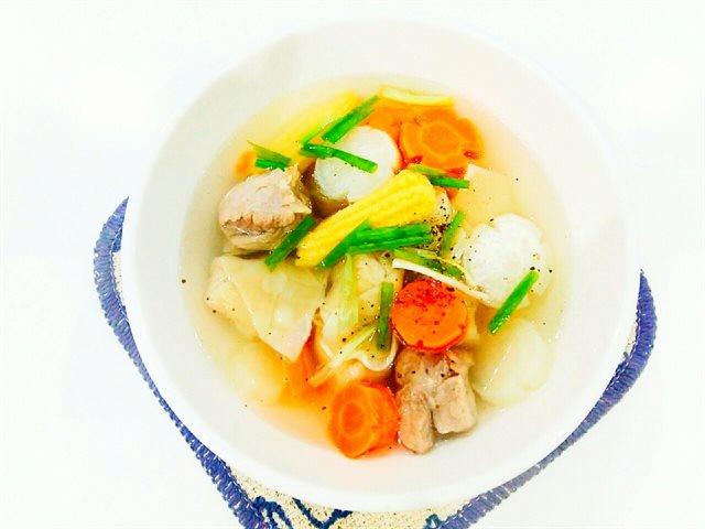 Súp Hoành Thánh Sườn Non
