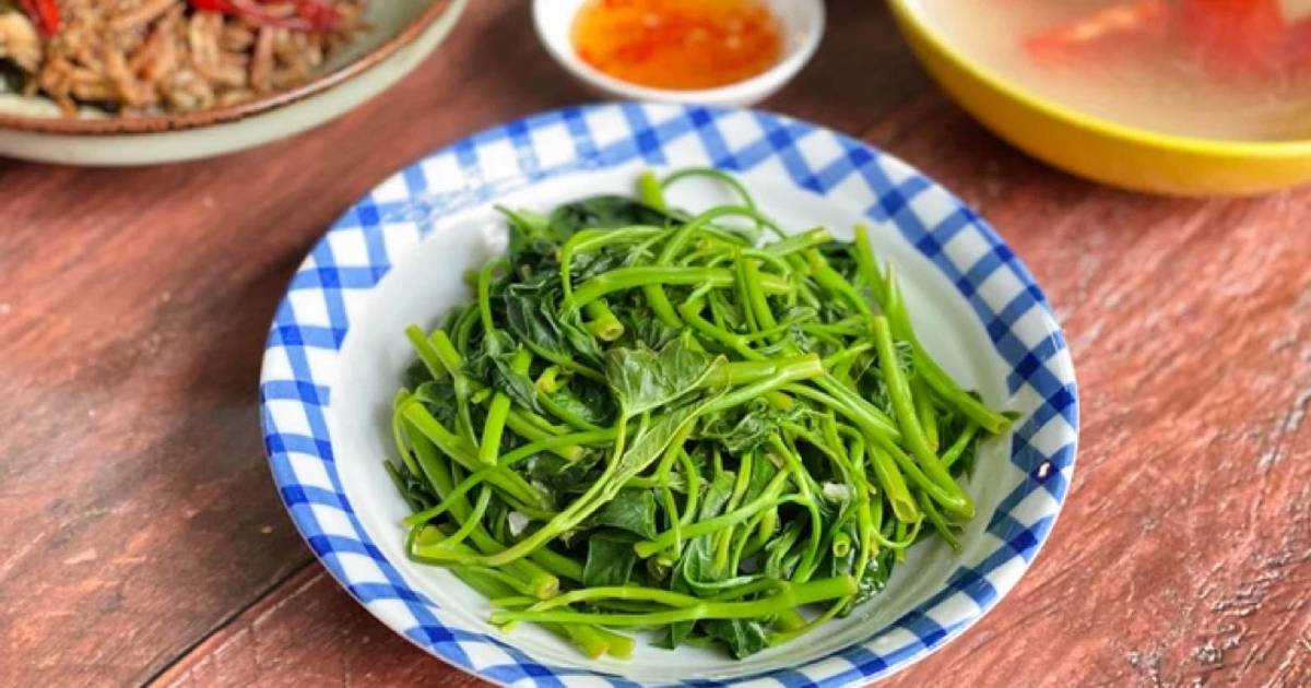 Rau Muống Luộc và Nước Luộc Rau