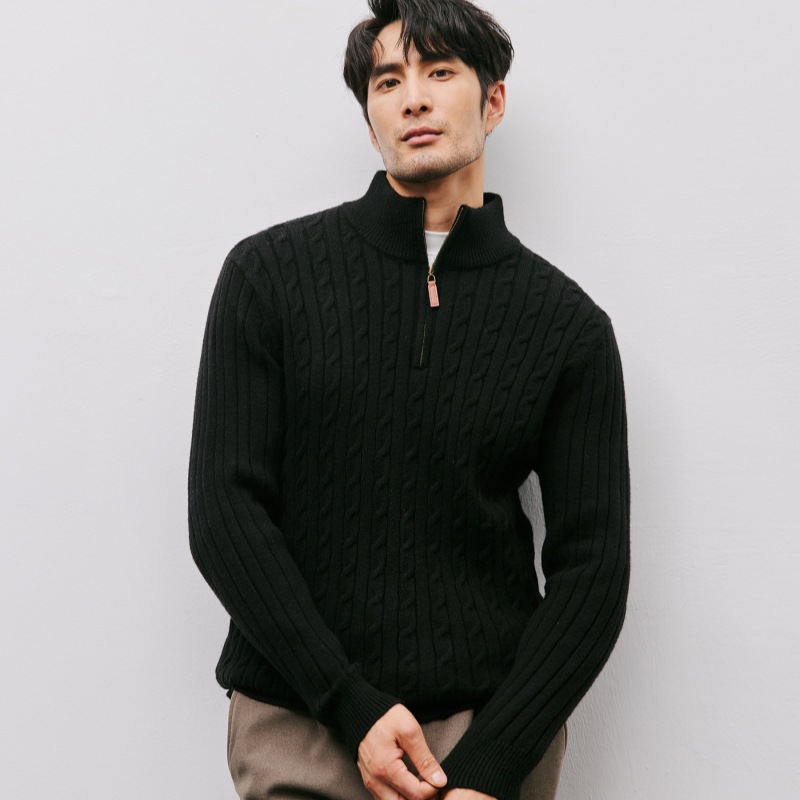Men's knitted sweater with stand-up collar and zipper