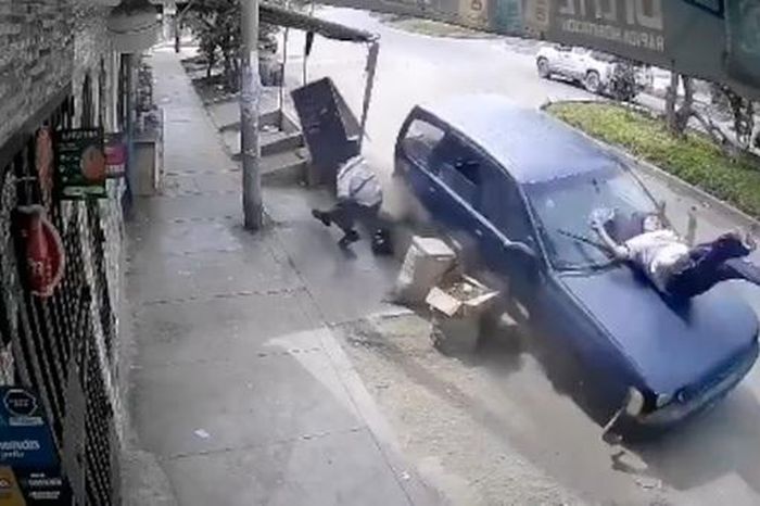 Tài xế không có bằng lái, tông trúng 2 người dân rồi bỏ chạy - Tạp chí Người Đưa Tin