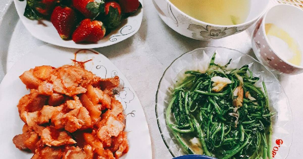 Thịt heo xào cà chua