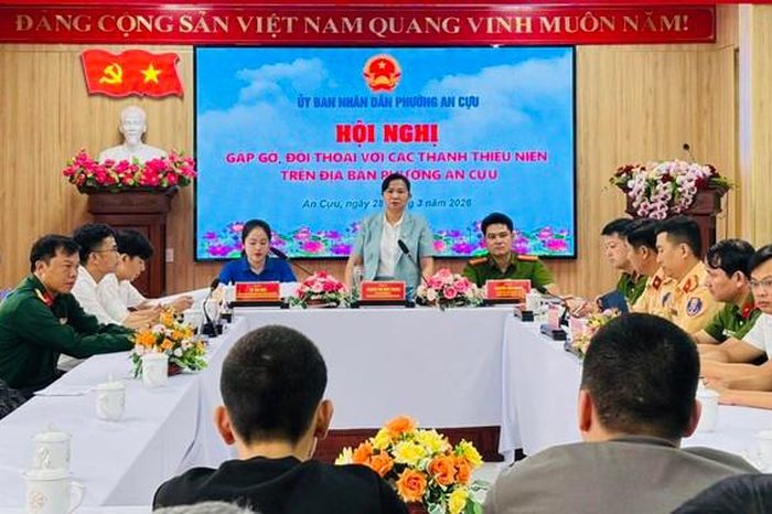 Lời 'ruột gan' của nữ chủ tịch phường khiến thanh niên 'chưa tốt' lặng người suy ngẫm - Báo Người Lao Động