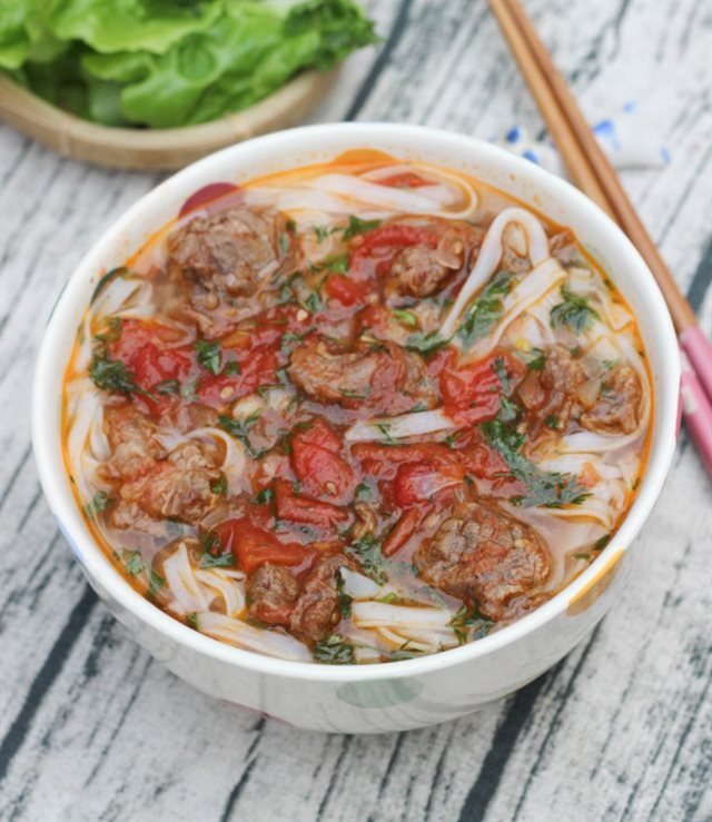 Phở Bò Sốt Rượu Vang