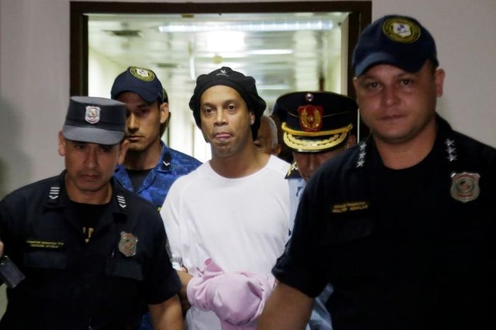 Tình tiết mới vụ Ronaldinho ngồi tù - Tạp chí Tri thức