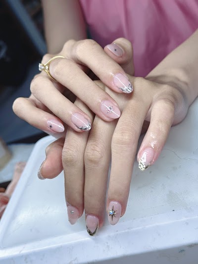 Mẫu nail 380k