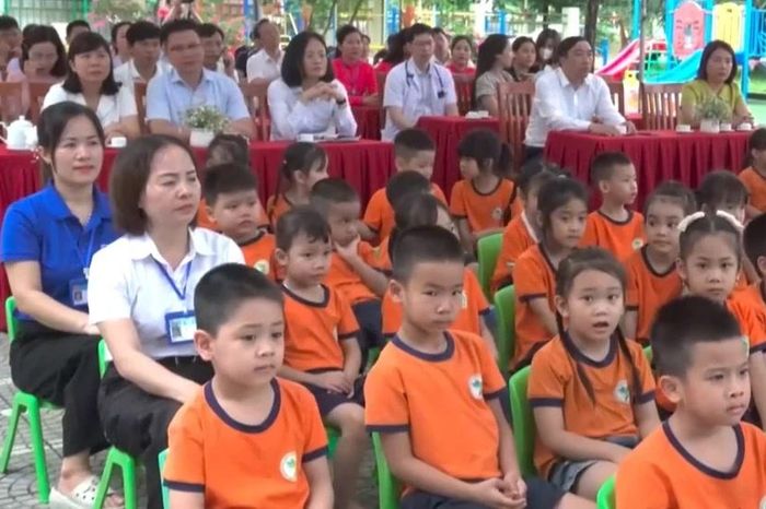 Gần 3.000 học sinh mầm non được khám sức khỏe miễn phí toàn diện - Đài Phát thanh và truyền hình Hà Nội