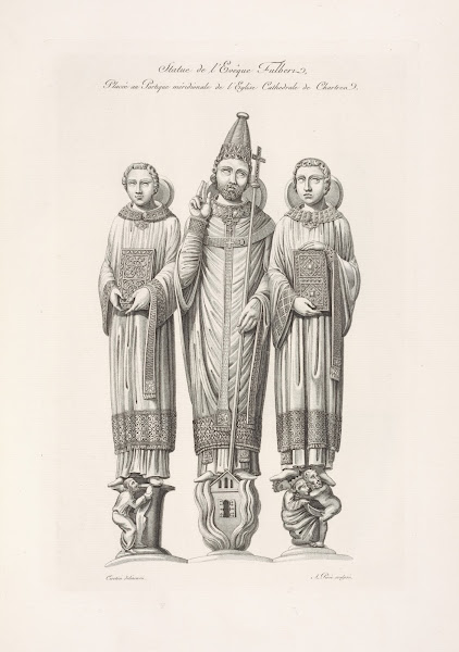 Statue de levêque Fulbert placée au portique méridionale de léglise cathédrale d