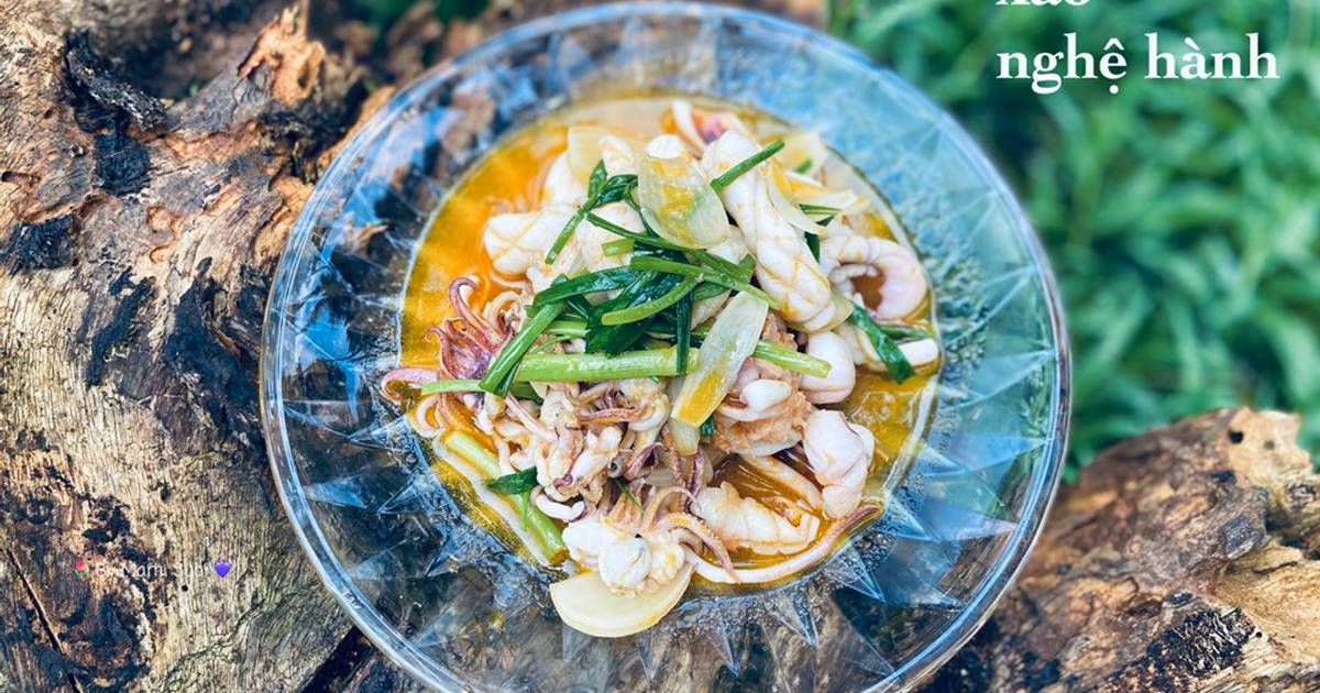Mực lá xào nghệ hành