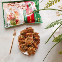 Vậy là xong món chả bắp có thể dùng ăn chính hoặc ăn vặt như mình, chấm kèm một ít tương ớt nếu thích. Chúc các bạn ngon miệng. 😘