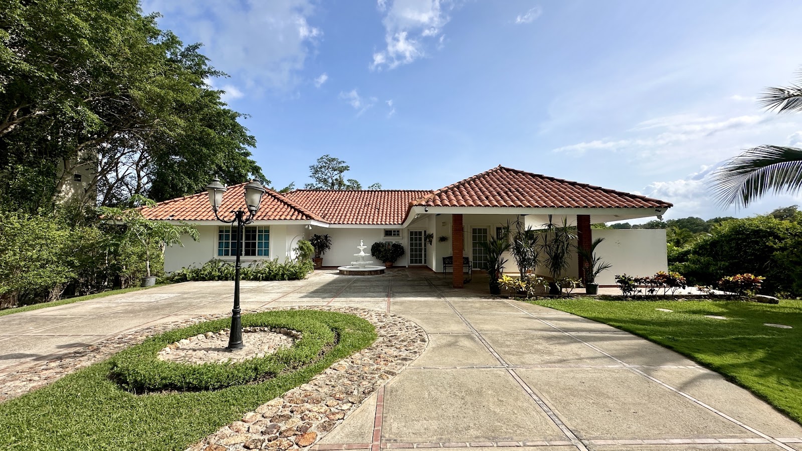 Luxury Single-Family Home in Playa Coronado — Engel & Völkers Panama