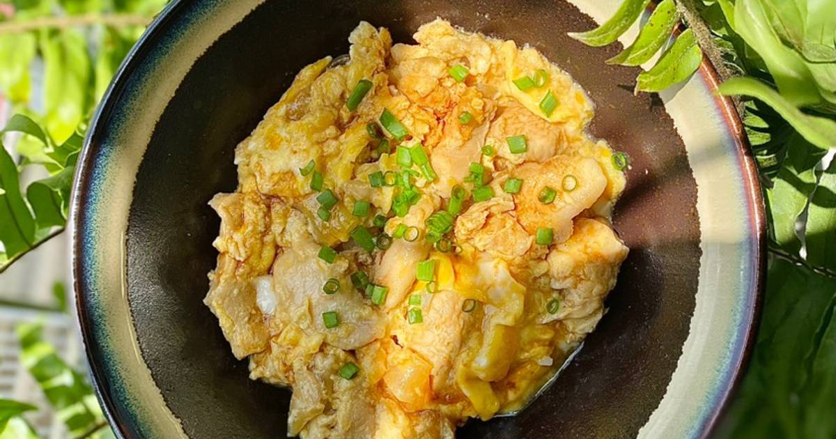 Cơm gà trứng kiểu Nhật (Oyakodon)