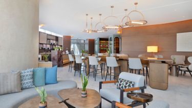 jw-ruhjb-the-capital-lounge-29034_Wide-Hor