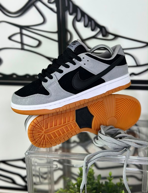 Nike SB Dunk Low Gris Negro Goma