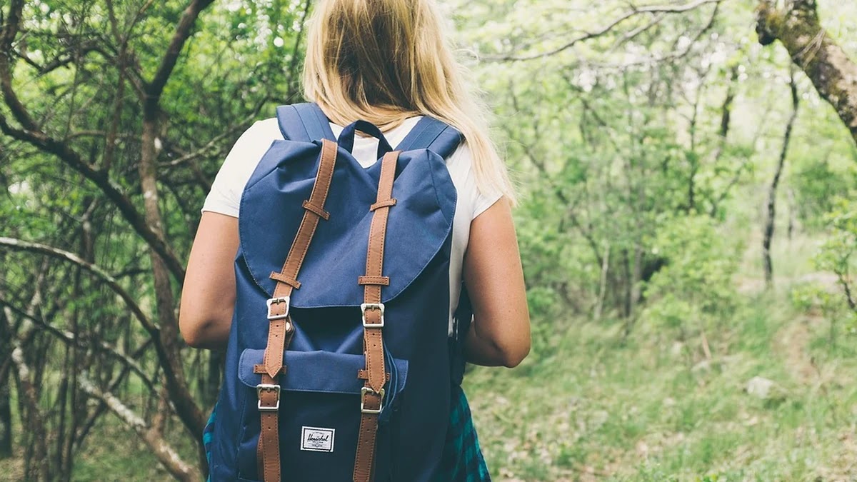 해외여행 숙소 선택 시 지역별 호텔과 게스트하우스 장단점 비교
