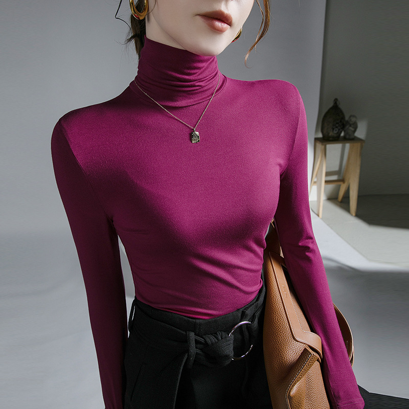 Elastic women's long-sleeve shirt with turtleneck
