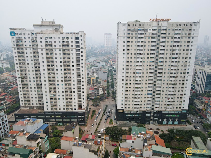 <p>Chung cư Ngô Thì Nhậm Hà Đông được chủ đầu tư xây dựng trên khu đất có diện tích 6.678m2 với mật độ xây dựng 61,5%. Dự án có quy mô gồm 1 tòa nhà CT1 và CT2 cao 25 tầng + 2 tầng hầm. Trong đó:</p>
<ul>
<li>Tầng hầm: Gồm 2 tầng bãi đỗ xe cho cư dân.</li>
<li>Tầng 1 - 4: Tầng thương mại dịch vụ và văn phòng cho thuê.</li>
<li>Tầng 5 - 25: Tầng căn hộ.</li>
</ul>