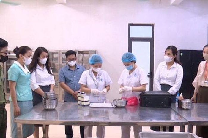 Phường Thượng Cát kiểm soát chặt chẽ ATTP bếp ăn học đường - Báo Hà Nội Mới