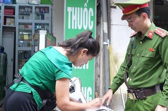 Hà Nội giữ vỉa hè thế nào để người dân vẫn có kế sinh nhai? - Báo Sức Khỏe &amp; Đời Sống