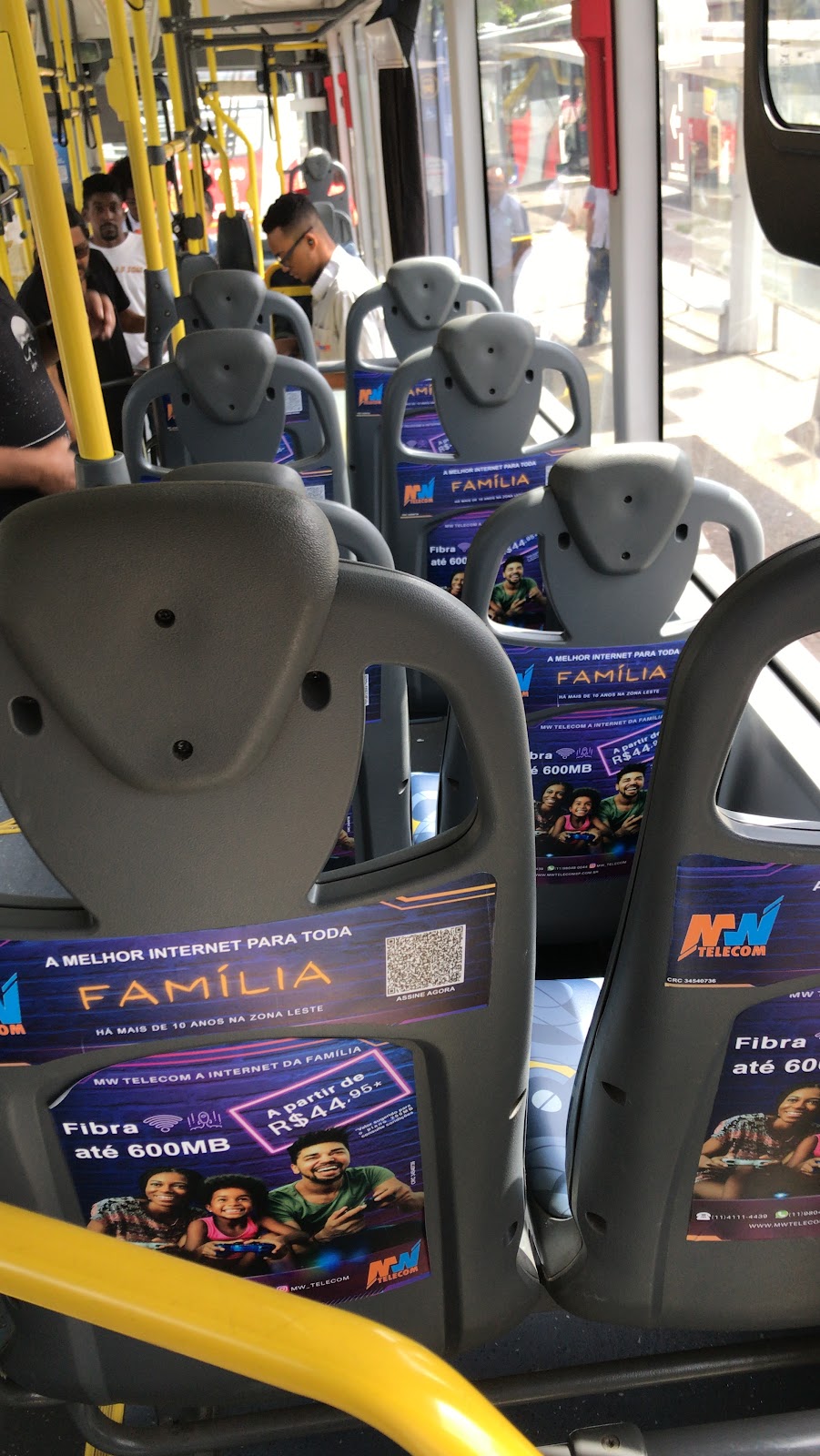 Back Seat em Ônibus