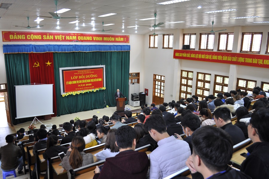 Lớp bồi dưỡng lý luận chính trị cho cán bộ Đoàn TNCS Hồ Chí Minh tại Trường Đại học Tây Bắc