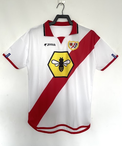 Equipación de local del Rayo Vallecano 2001-02.jpeg