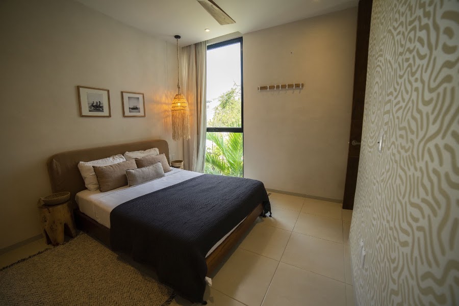 Bedroom with garden view