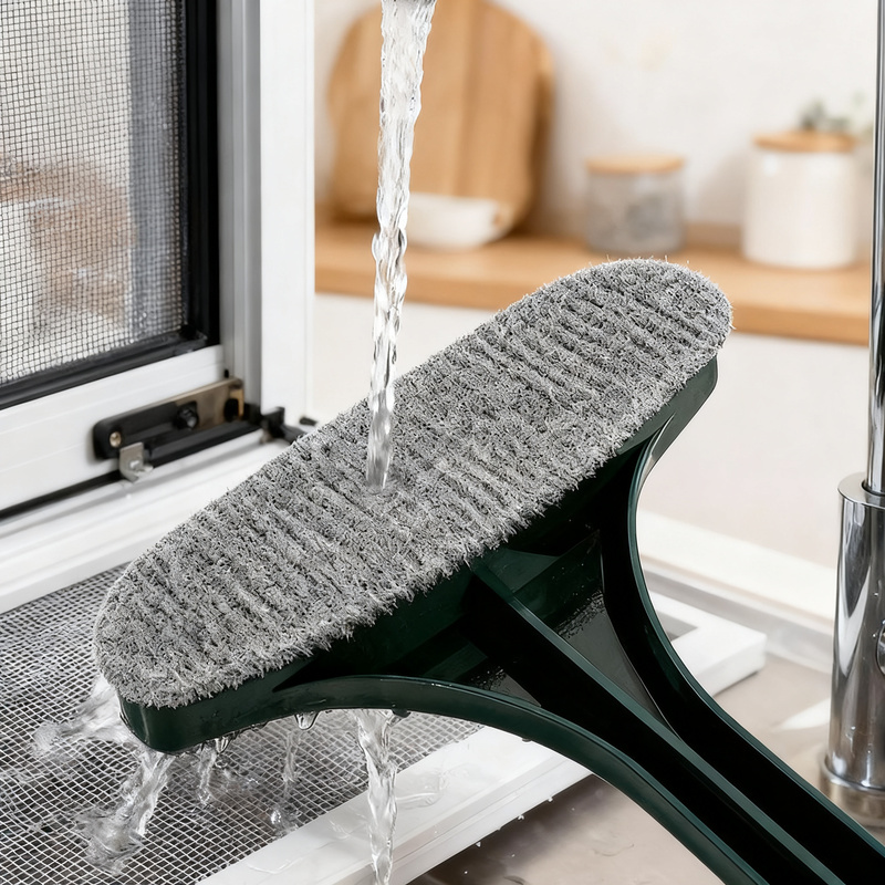 Double-sided insect screen cleaning brush