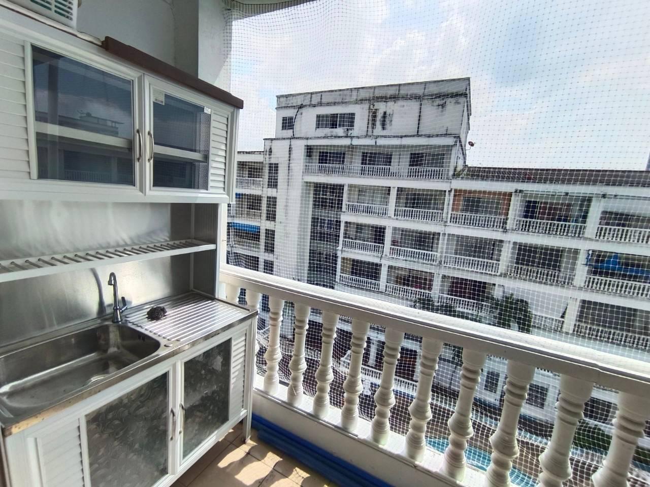One Tower - 1 Bed, Floor 8 11