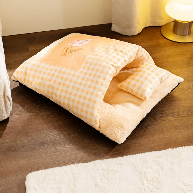 Semi-enclosed pet bed with cushion, polyester