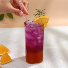 Một ly trà Lipton cam hoa đậu biếc, mát lạnh đánh tan cơn nóng mùa hè với vị chua chua, ngọt ngọt từ cam tươi và hoa đậu biếc kết hợp với vị trà Lipton thanh mát đậm vị trà. Chỉ với vài thao tác đơn giản là đã có ngay 1 món thức uống thơm ngon, sảng khoái rồi