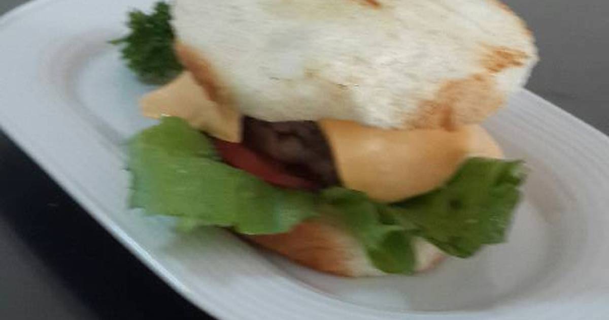 Bánh mì kẹp ham bò