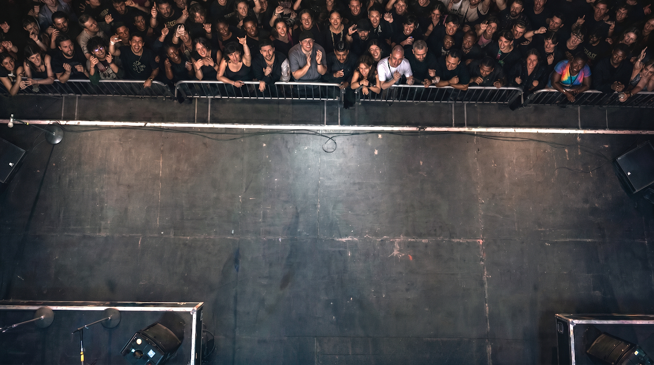 Choice-BandOpening-Scene 1-Shot 8D-Empty Stage for Graphic Arrow.PNG
