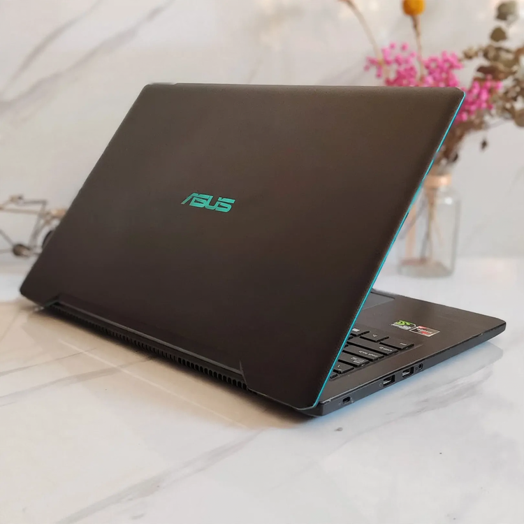 Ultraportable Laptop 14–15.6 inches, Intel N3150–N3450