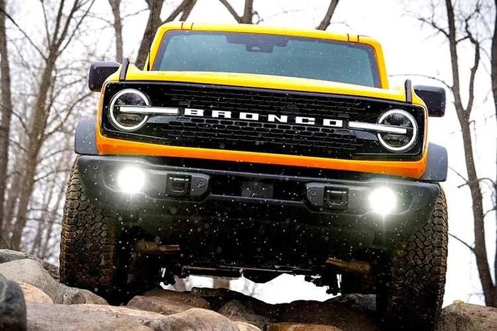 Ford Bronco Wildtrak 2026 nâng cấp 'ngầu' hơn, giá bán 1,65 tỷ đồng - Báo Tri thức &amp; Cuộc sống