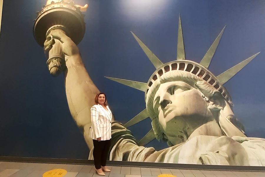 Celebración de ciudadanía con la Estatua de la Libertad