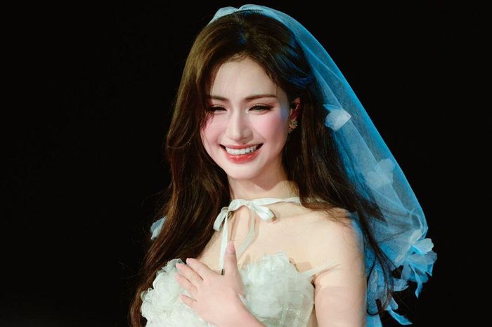 Tiếc nuối cho Hòa Minzy khi đi thêm bước nữa - Tạp chí SaoStar