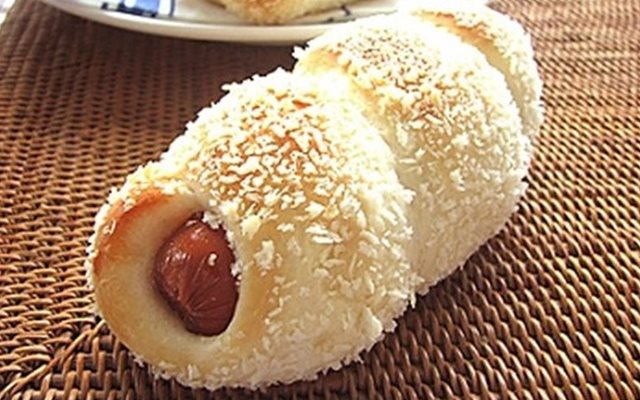 Bánh Mì Kẹp Xúc Xích
