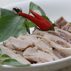 Để giữ được độ giòn bao tử thì sau khi luộc sau ngâm bao tử với nước lạnh. Sau đó thì cắt nhỏ vừa ăn nhé.