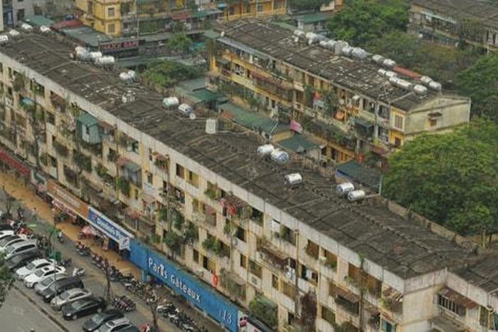 Chung cư cũ và sự 'lão hóa đô thị' - Báo Hà Nội Mới