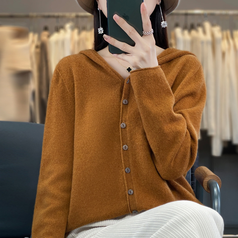 Women's merino wool cardigan with hood