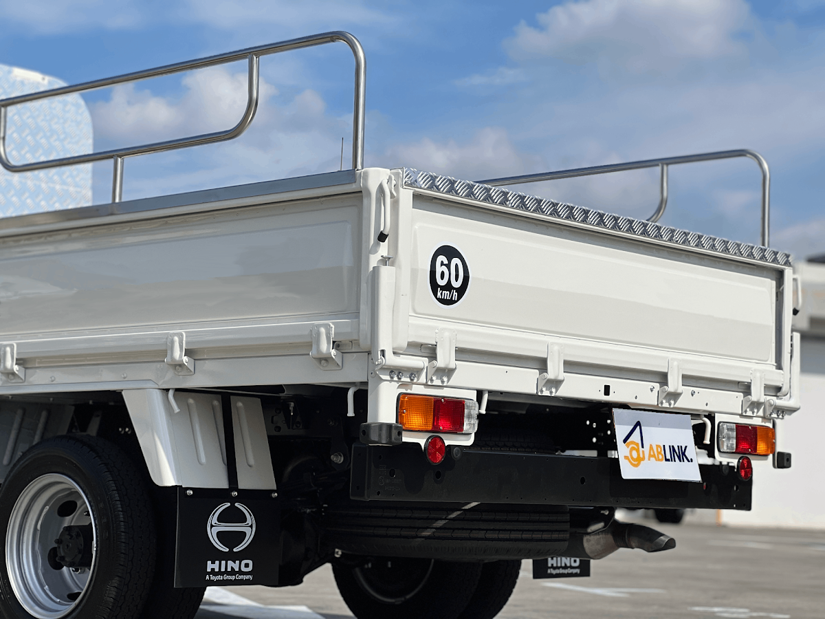 Hino Dutro 10ft Truck – photo 4