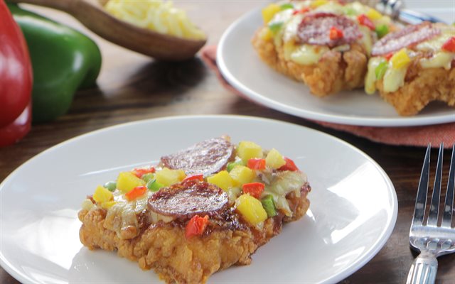 Chizza - Pizza Gà Rán Phủ Phô Mai