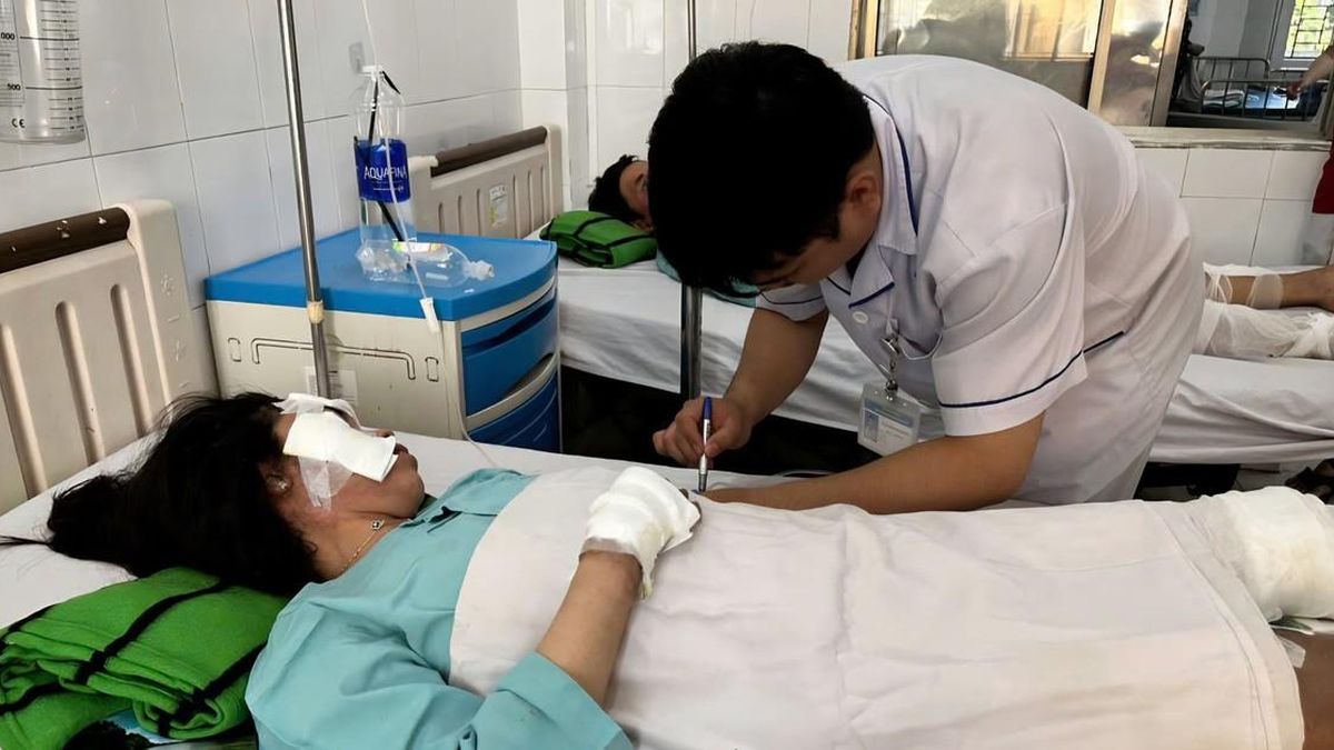 Chạy đua cứu nạn sau vụ xe khách bốc cháy khiến 7 người tử vong - Tạp chí Người Đưa Tin