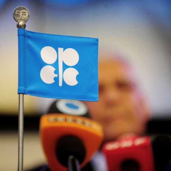 OPEC+ bất chấp hạn chế vẫn quyết định tăng sản lượng dầu