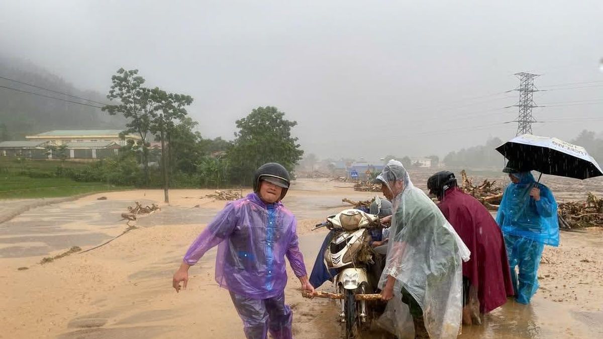 Lai Châu: Mưa lũ chia cắt nhiều khu vực, 5 người được cứu an toàn - Báo Sài Gòn Giải Phóng